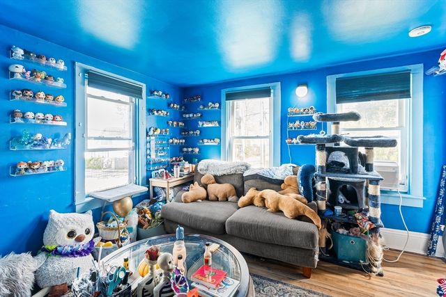 69 Huntington St, Brockton, MA 02301