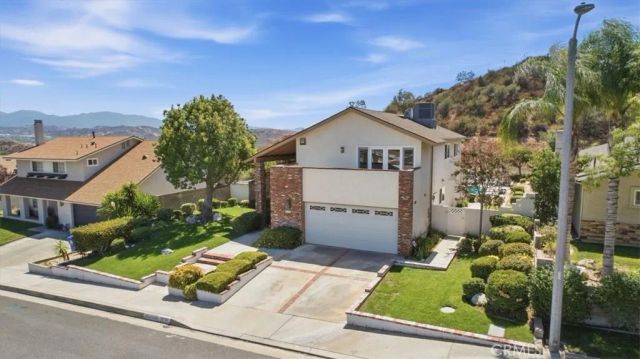 23134 La Granja, Valencia, CA 91354