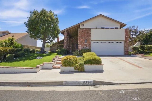 23134 La Granja, Valencia, CA 91354