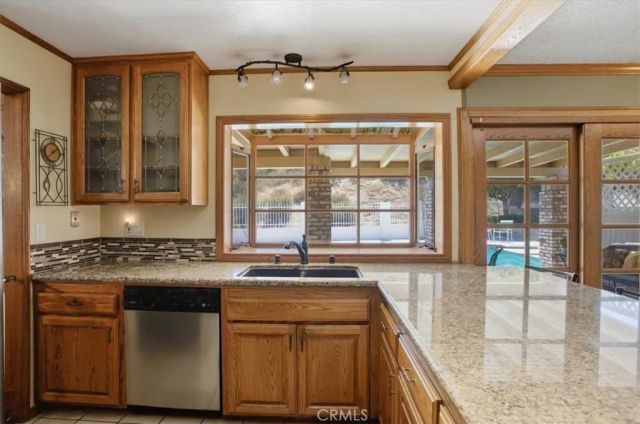 23134 La Granja, Valencia, CA 91354
