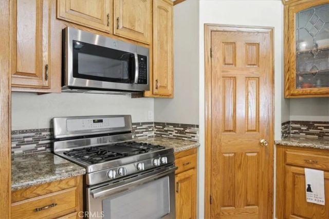 23134 La Granja, Valencia, CA 91354
