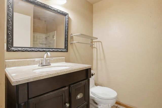 23134 La Granja, Valencia, CA 91354