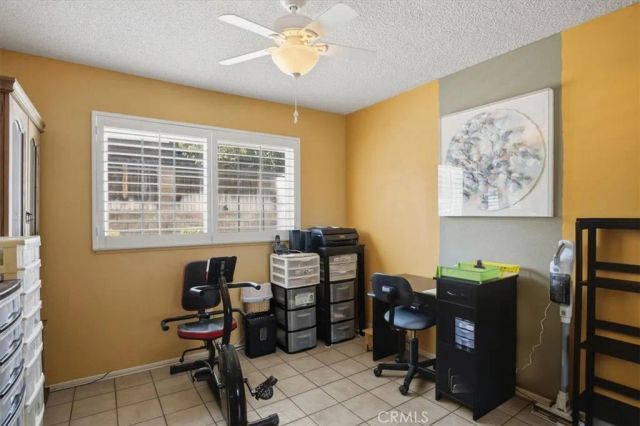 23134 La Granja, Valencia, CA 91354