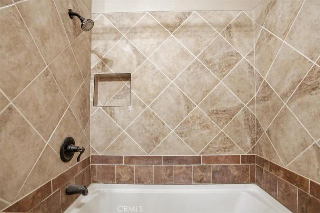 23134 La Granja, Valencia, CA 91354