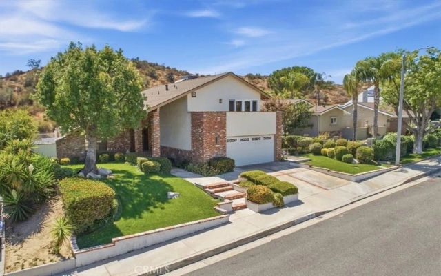 23134 La Granja, Valencia, CA 91354