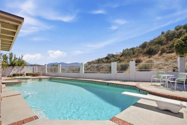 23134 La Granja, Valencia, CA 91354