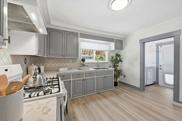 1654 D Street, Hayward, CA 94541