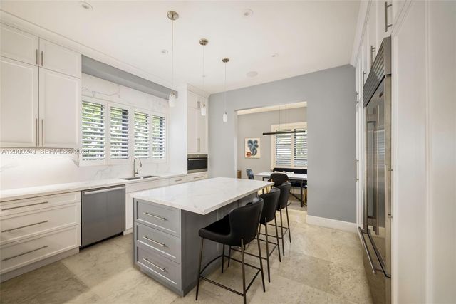 475 Amalfi Avenue, Coral Gables, FL 33146