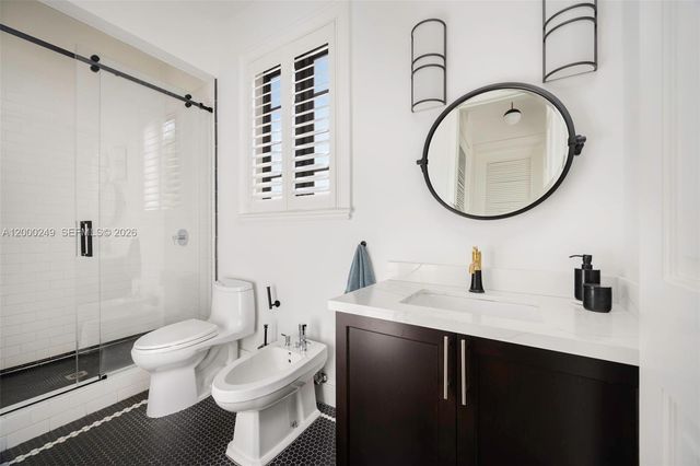 475 Amalfi Avenue, Coral Gables, FL 33146