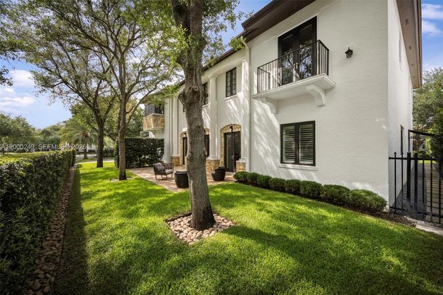 475 Amalfi Avenue, Coral Gables, FL 33146