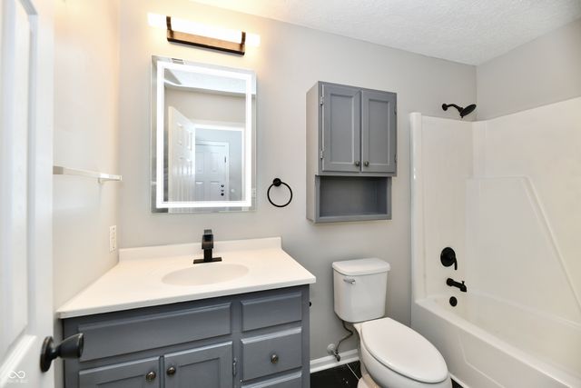 147 Plymouth Rock Court, Greenwood, IN 46142