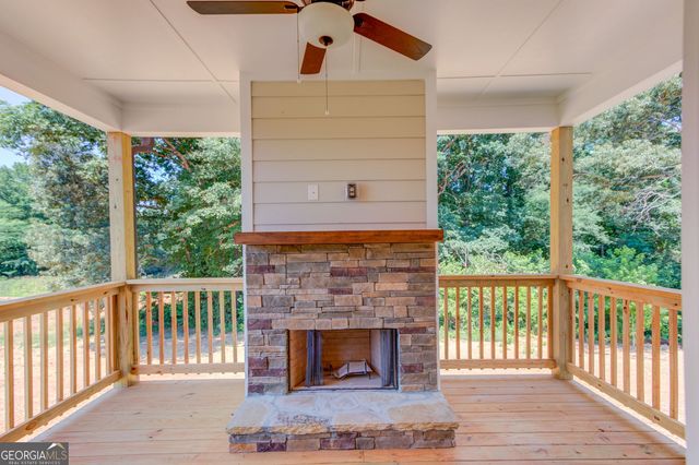 6450 River Plantation Station Drive, Lula, GA 30554