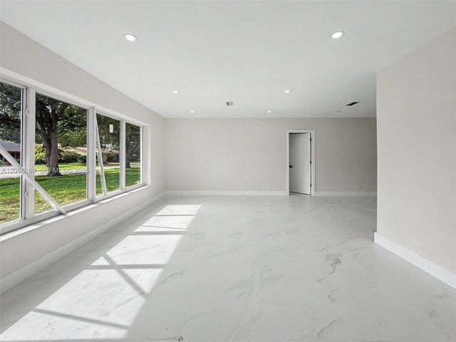 861 NW 72nd Avenue, Plantation, FL 33317