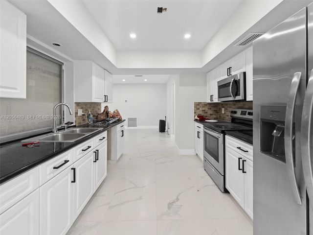 861 NW 72nd Avenue, Plantation, FL 33317