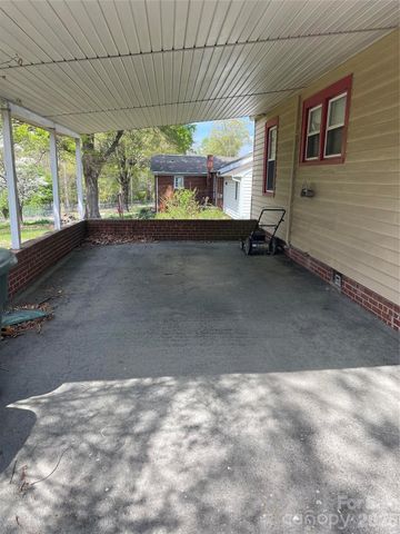 950 Cliff Road, Asheboro, NC 27203