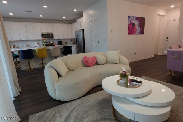 4388 Bayley Skye Avenue, Las Vegas, NV 89141