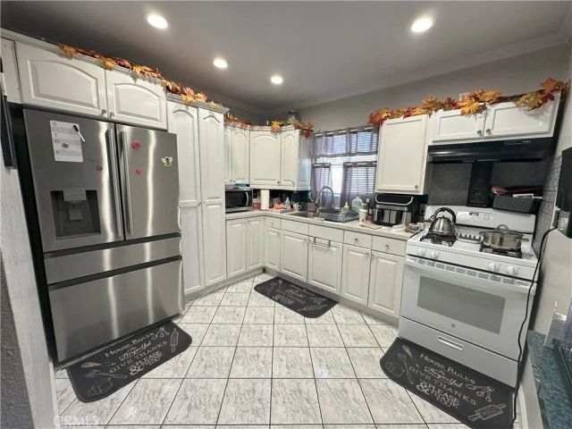 7515 S Vermont Avenue, Los Angeles, CA 90044