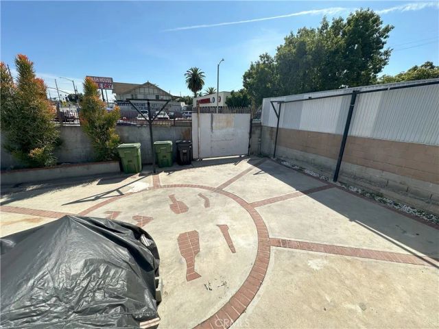 7515 S Vermont Avenue, Los Angeles, CA 90044