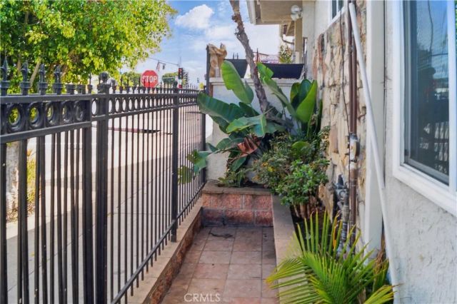 7515 S Vermont Avenue, Los Angeles, CA 90044