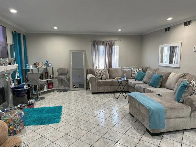 7515 S Vermont Avenue, Los Angeles, CA 90044