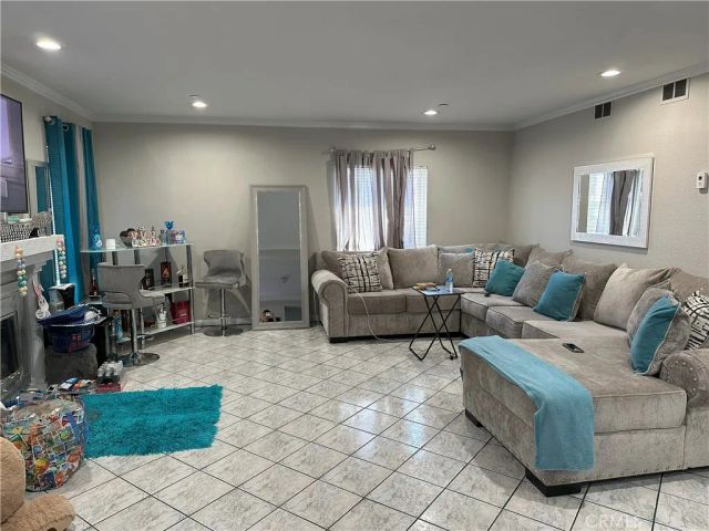 7515 S Vermont Avenue, Los Angeles, CA 90044