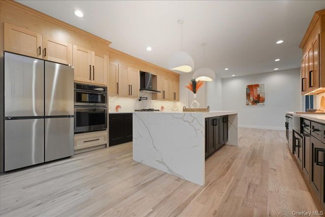 267 Sprucewood Drive, Levittown, NY 11756