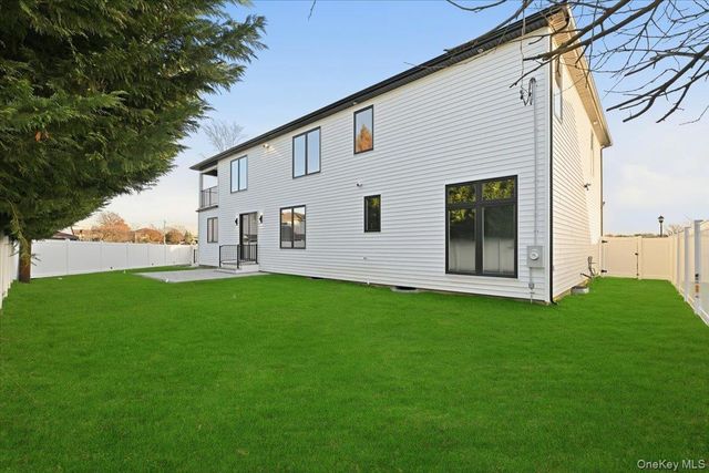 267 Sprucewood Drive, Levittown, NY 11756