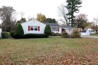 3 Maude Circle, Windsor, CT 06095
