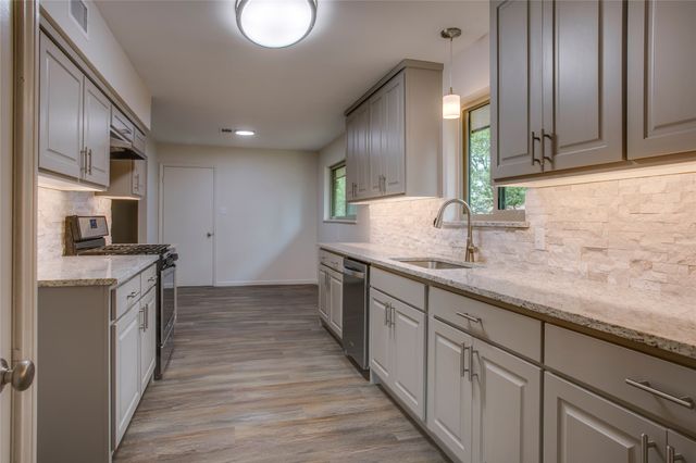 6945 Clearglen Drive, Dallas, TX 75232