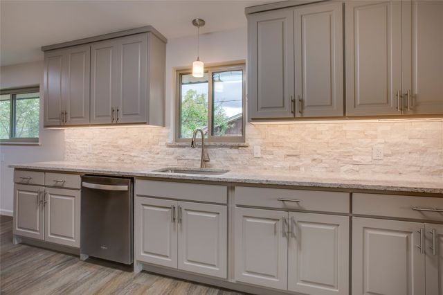 6945 Clearglen Drive, Dallas, TX 75232