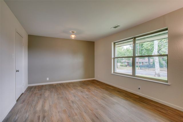 6945 Clearglen Drive, Dallas, TX 75232
