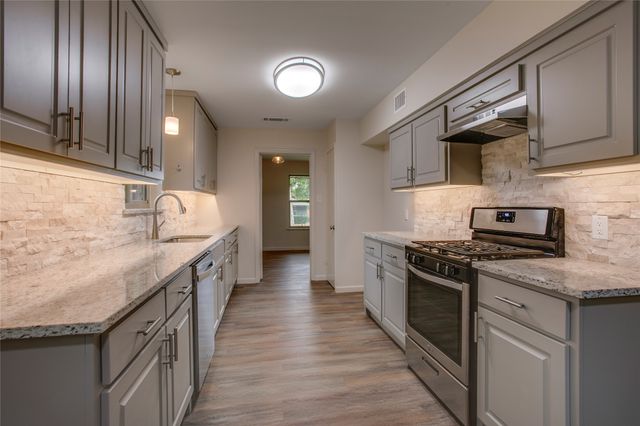 6945 Clearglen Drive, Dallas, TX 75232