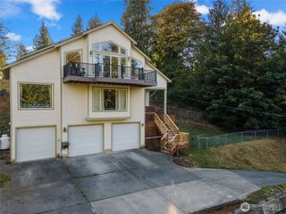 20310 La Rita Drive E, Bonney Lake, WA 98391