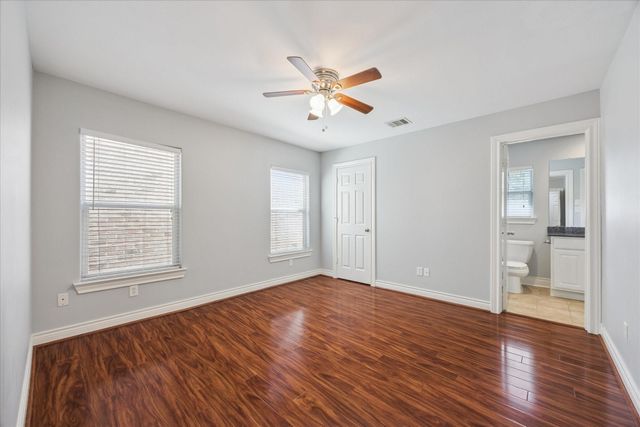 2619 Edgefield Lakes Drive, Houston, TX 77054