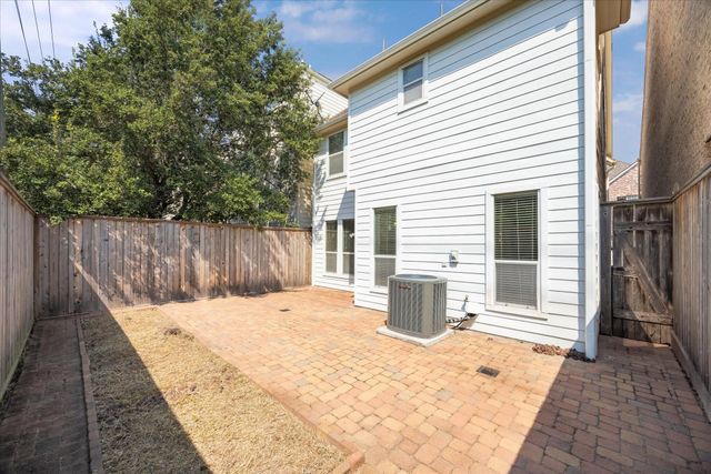 2619 Edgefield Lakes Drive, Houston, TX 77054