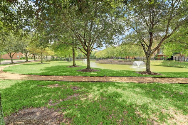 2619 Edgefield Lakes Drive, Houston, TX 77054