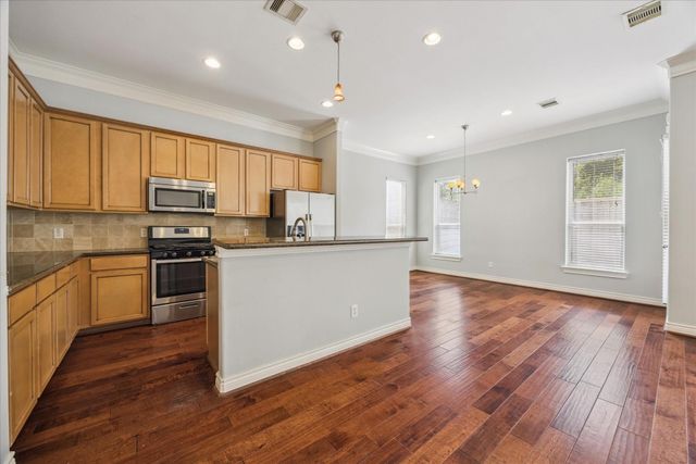 2619 Edgefield Lakes Drive, Houston, TX 77054