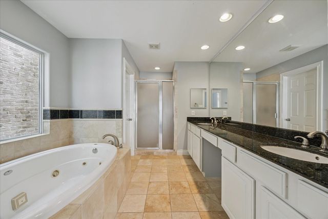 2619 Edgefield Lakes Drive, Houston, TX 77054