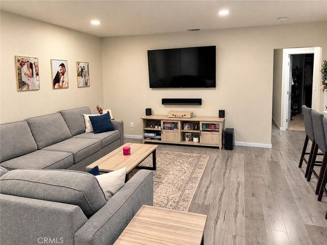 9045 Bellegrave, Jurupa Valley, CA 92509