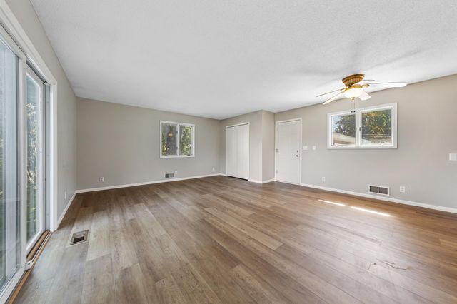 4242 Limestone Drive, Eagan, MN 55122