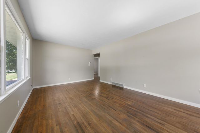 4242 Limestone Drive, Eagan, MN 55122