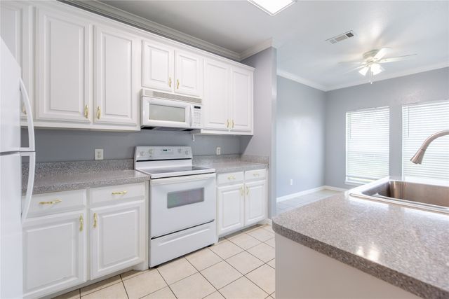 5813 Blackmon Court, Fort Worth, TX 76137