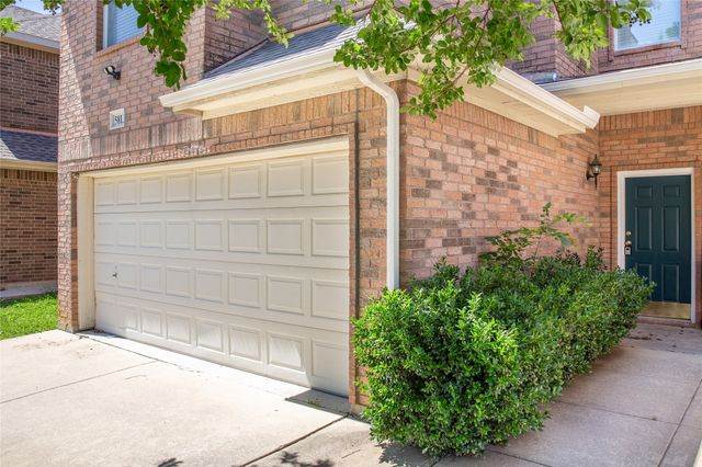 5813 Blackmon Court, Fort Worth, TX 76137