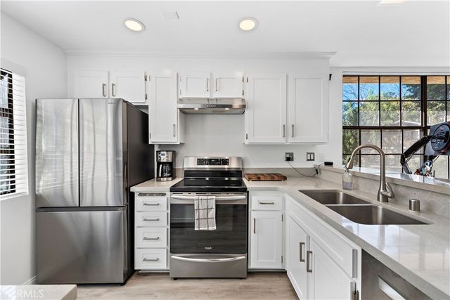 165 Pineview, Irvine, CA 92620