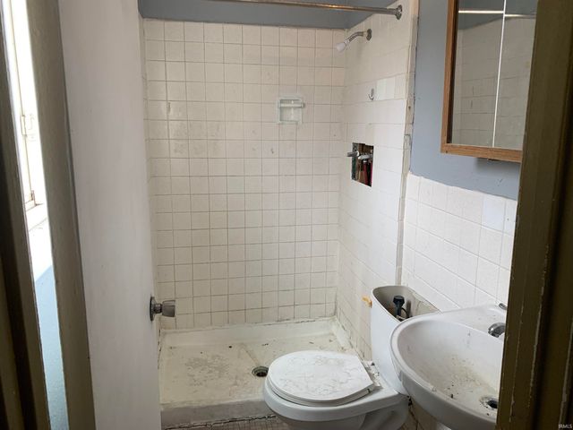 39034 Edwards Court, Peru, IN 46970