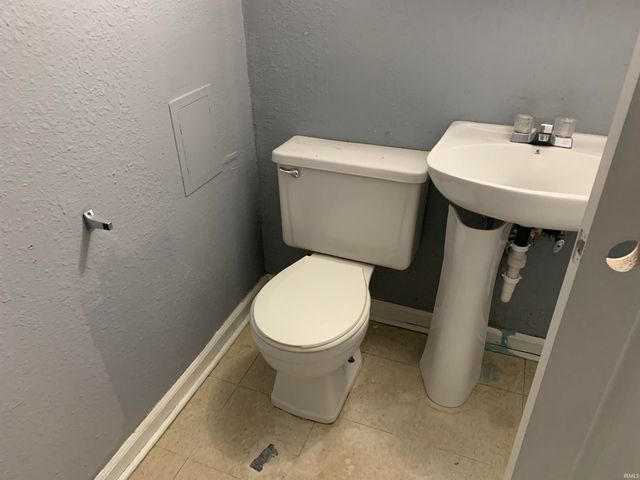 39034 Edwards Court, Peru, IN 46970