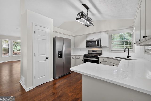 5450 Bushnell Court, Flowery Branch, GA 30542