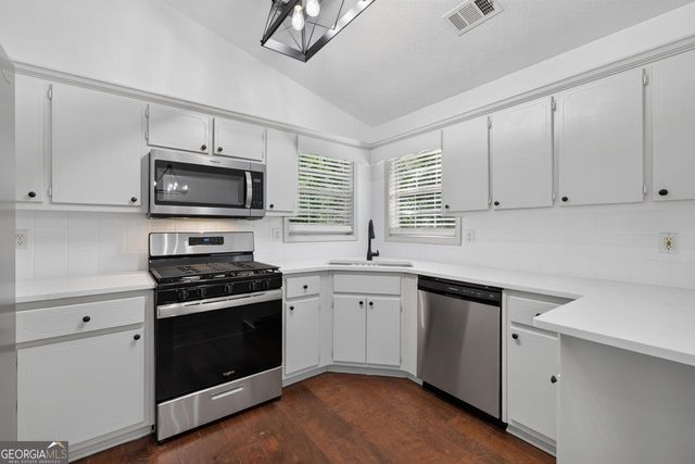 5450 Bushnell Court, Flowery Branch, GA 30542