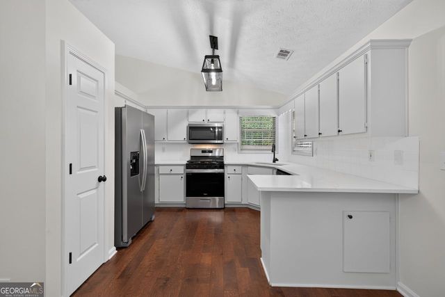 5450 Bushnell Court, Flowery Branch, GA 30542