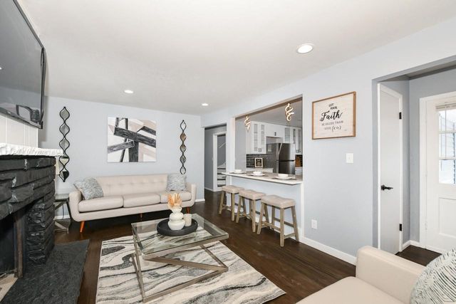 5957 N 64th STREET, Milwaukee, WI 53218